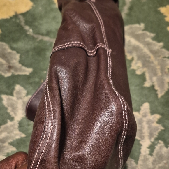 Stylish Brown Leather Shoulder Bag - Picture 8 of 12